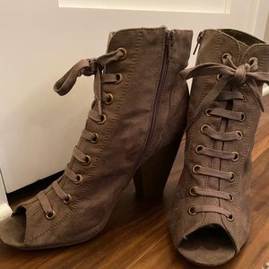 Gladiator heeled boots size 11